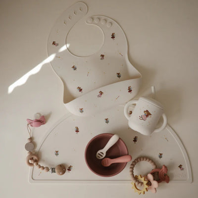 Babador De Silicone Infantil Mushie Fairy Mice - Fácil de Limpar